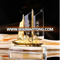 ODM/OEM engraved crystal model boat